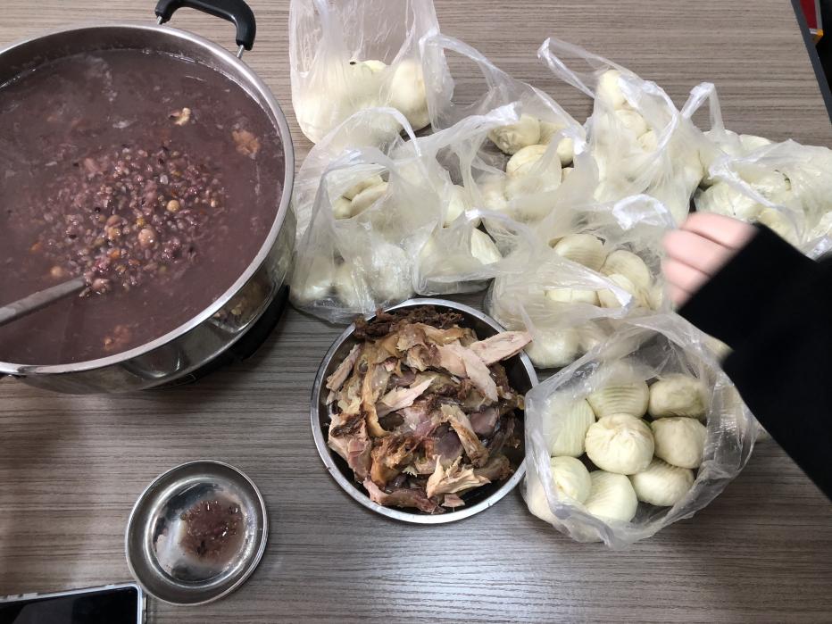 Zemeijia töötajad tähistavad Laba festivali